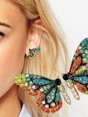 🦋 Multi-Color Crystal Joia Butterfly Stud Earrings